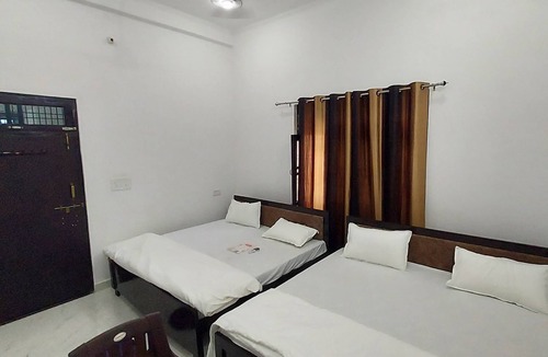 Ayodhya House | Looking for a place near Ram Mandir, only 400m away.