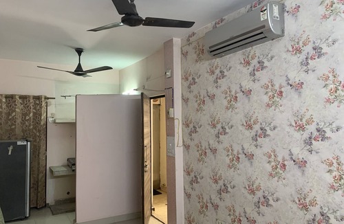 Janakpuri Apartment | LOVELY 1 BEDROOM