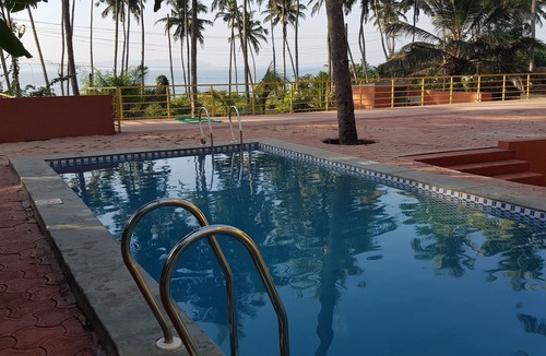 Reis Magos Apartment | Lovely 1bhk sea facing apartment with pool
