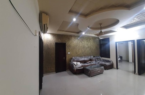 Tonk Road Apartment | Lovely 2 Bedroom +Hall + Kitchen+ 2 Bathroom Flat