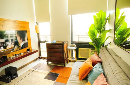 Downtown Condo | Lovely 2BR Penthouse in Gramercy (up to 8 pax)