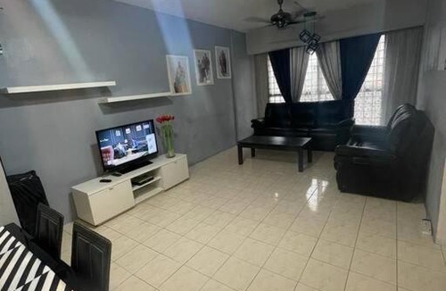 Kuala Lumpur Apartment | Lovely 3-bedroom apartment with free car park