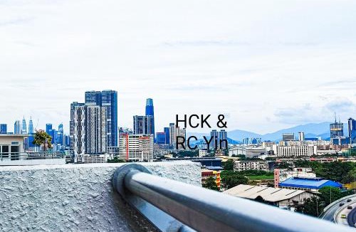 Salak South Apartment | Lovely Family Suites at Razak City by HCK