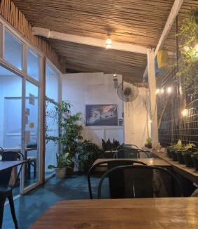 San Francisco Hostel | Lucy's Diner Hostel Cafe