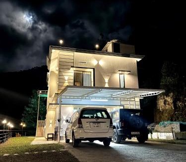 Udumbanchola House | Lush Green-Homestay