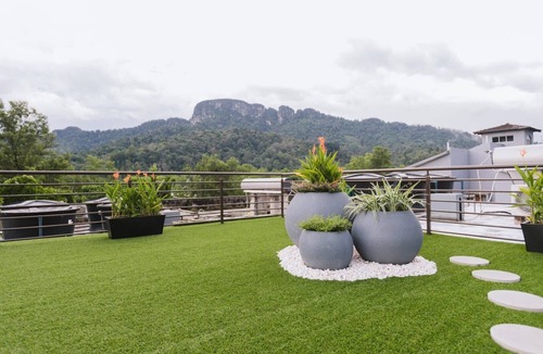 Taman Melawati House | Lux 6BR Home Private Rooftop Garden Kemensah KL