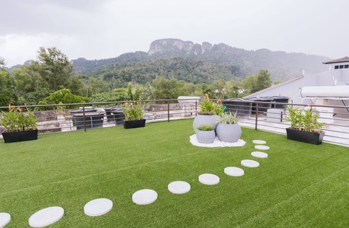 Taman Melawati House | Lux 6BR Home Private Rooftop Garden Kemensah KL