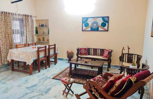 Vaishali Nagar Apartment | Luxurious 3 BHK Independent Urban Retreat Homestay