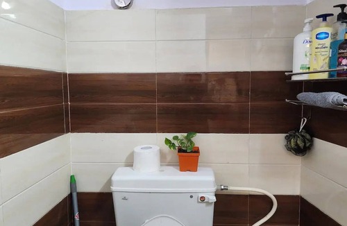 Mahmoorganj Apartment | Luxury City Centre Rare Studio!nn