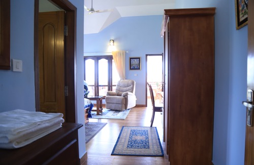 Anachal Hotel | Luxury Cottages with Beautiful Mountain View