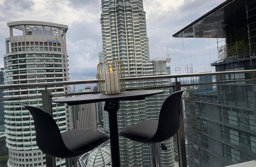 Golden Triangle Apartment | Luxury House KLCC View Romantic Candle Light Linked To KLCC Mall,Kuala Lumpur