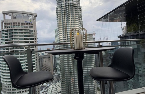 Golden Triangle Apartment | Luxury House KLCC View Romantic Candle Light Linked To KLCC Mall,Kuala Lumpur