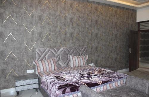 Gurugram Apartment | Luxury Private Farmhouse