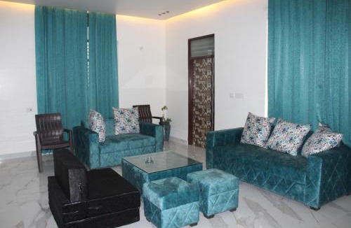 Gurugram Apartment | Luxury Private Farmhouse