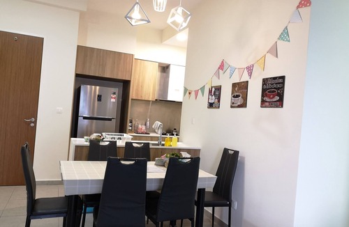 Kampung Pasir House | LUXURY RESORT - STYLE CONDO - Near To Sunway Pyramid & Mid Valley