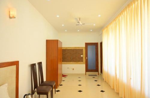 Gvanagar Villa | Luxury Villa With pool Near White Town