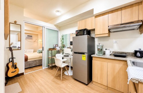 Kapitolyo Condo | Mabi's Place in Pasig near BGC, Ortigas & Mandaluyong, City Lights view, 300MBPS