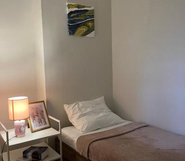 Mactan Export Processing Zone House | Mactan Cebu Guesthouse - Ideal for Families & Friends, 3km from Mactan Airport