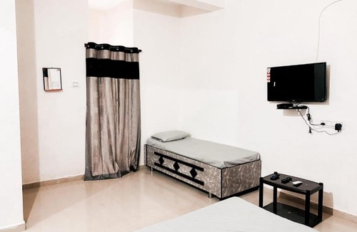 Rajpipla House | Madhav Homestay