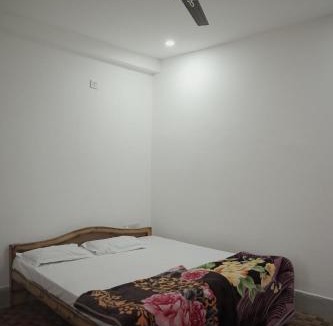 Latehar House | Madhu Guesthouse