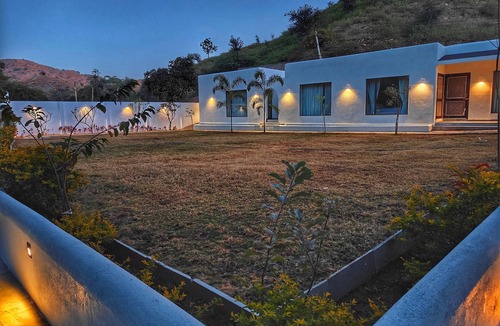 Udaipur District Cottage | Mahua Boutique Homestay 5 Rooms - Breakfast, Forest, Hills, Pool, Pet Friendly