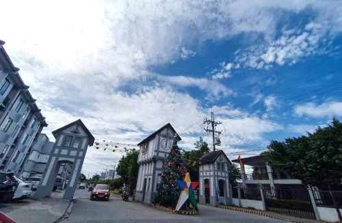 Imus Apartment | Mamby Gray's Place Balcony, Karaoke ,Wifi,Netflix &Kitchen