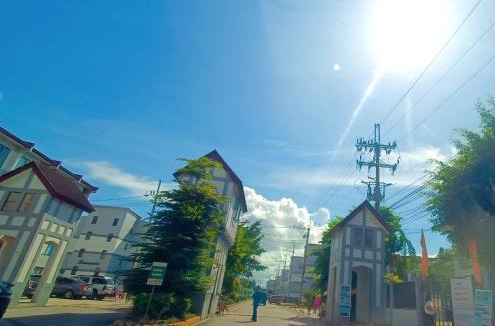 Imus Apartment | Mamby Gray's Place Balcony, Karaoke ,Wifi,Netflix &Kitchen