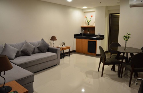 Santiago City Hotel | Mango Suites - Santiago