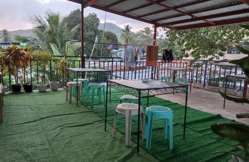 Coron Town Proper House | Marbeth Inn