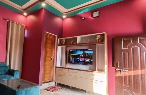 Naini Apartment | Marvelous 3-bedroom apartment with WiFi in Prayagraj