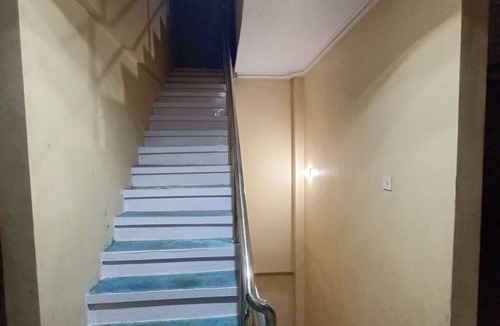 Naini Apartment | Marvelous 3-bedroom apartment with WiFi in Prayagraj