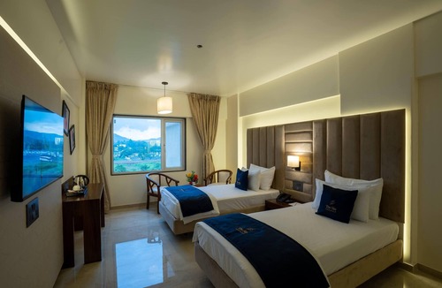 Khalapur Hotel | Mastiff Grand The Sia Palace Suites & Banquets, Khopoli (Nr. Imagica)