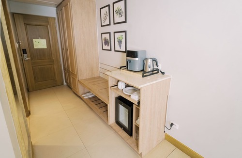 Laurel Apartment | MCollection - Scenic Tagaytay Getaway with Taal Views