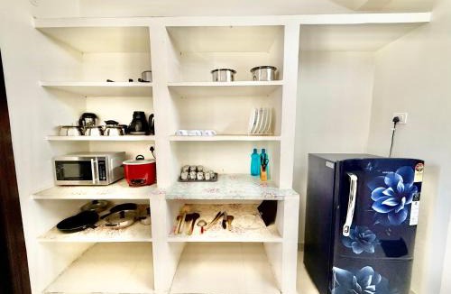 Madhapur Apartment | Mee Homes Madhapur Family Stay Fully Furnished 2 BHK Premium Flats 302