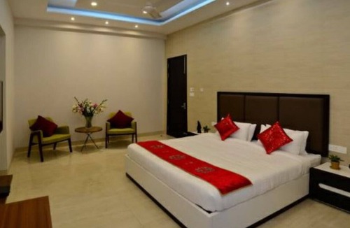 DLF City House | Meera Suites @ DLF 2 - Ground Floor