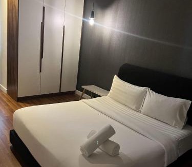 Kuala Lumpur City Centre Apartment | Mercu Summer Suits KLCC by Anas