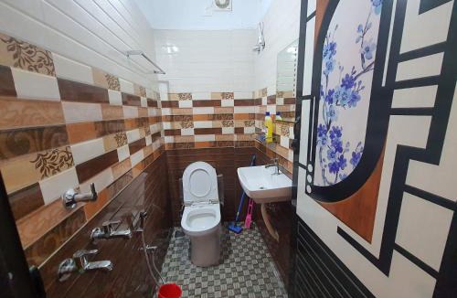 Neyyattinkara Hotel | MG TOWER Hotel