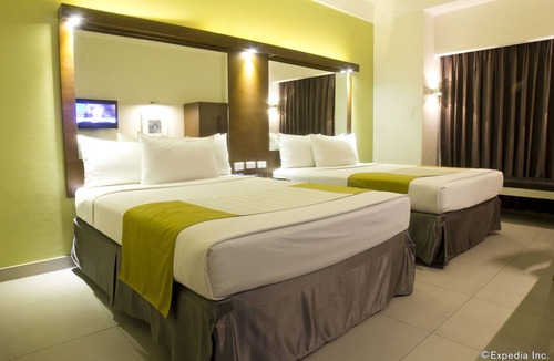 Bagumbayan Hotel | Microtel by Wyndham Acropolis