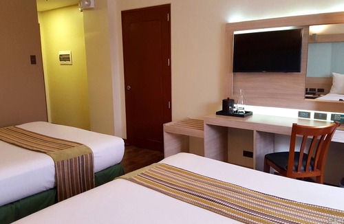 Baguio Hotel | Microtel by Wyndham Baguio