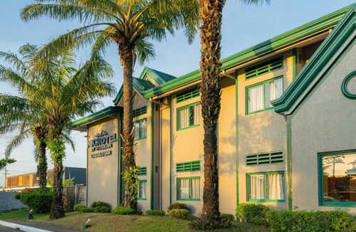 Cabanatuan Hotel | Microtel by Wyndham Cabanatuan