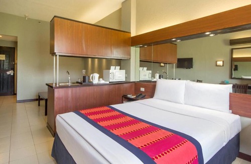 Javalera Hotel | Microtel by Wyndham Eagle Ridge