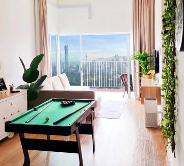 Salak South Apartment | Mimi Cozy Homestay, 3R3B KLCC View with PLAYSTATION 4, NETFLIX, WiFi 6, Pool Table, Home Cinema