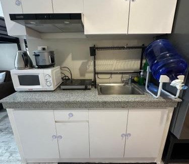 Minglanilla House | Minglanilla Condo with Pool, Gym & Fast WiFi