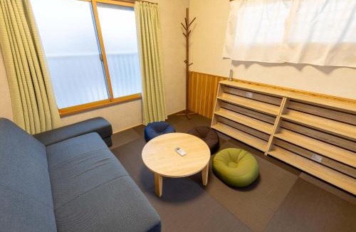 Fushimi Apartment | Miro Fusimiinari Tei South