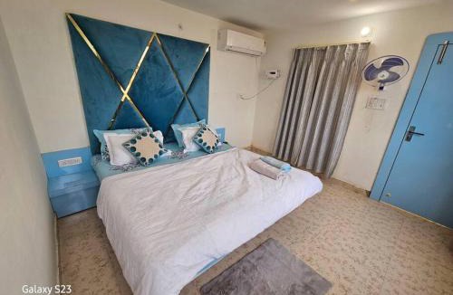 Orchha Apartment | MistyBlue - The Penthouse Best Sunrise View Room