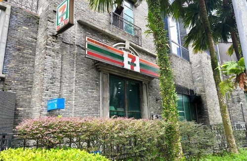 Damansara Perdana Apartment | Miza Empire Damansara studio free wifi netflix