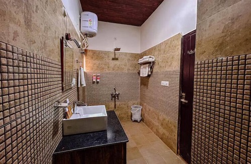 Taliyal Gaon Hotel | MJ River Resort By DLS Hotels