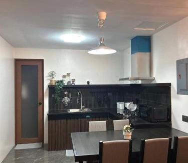 Pozzorubio House | Modern 2nd Floor Studio Unit