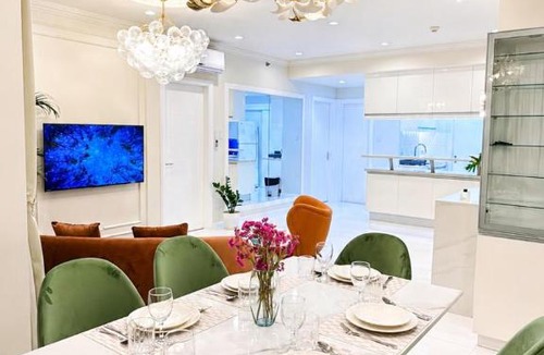Bonifacio Global City Apartment | Modern 4BR in Central BGC Walk to Shangrila and Ascot