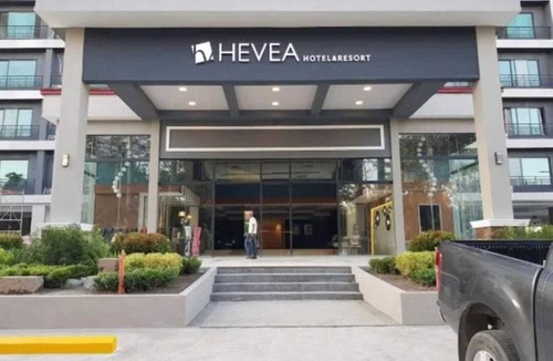 Angeles City House | Modern & Stylish Getaway in Sunday Hevea Resort